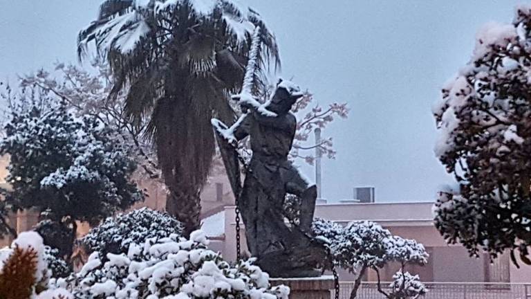 La nieve obliga a circular con cadenas en diez vías