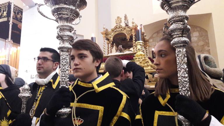 El Santo Sepulcro aguarda en casa El Santo Sepulcro aguarda en casa