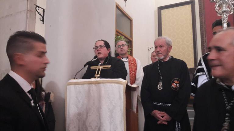 El Santo Sepulcro aguarda en casa El Santo Sepulcro aguarda en casa