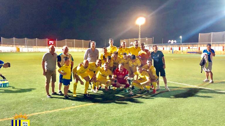 El Navas brilla y conquista el IV Trofeo del Emigrante El Navas brilla y conquista el IV Trofeo del Emigrante