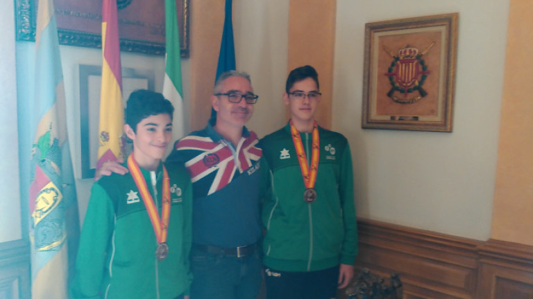 Alejandro Cárceles y José Rodríguez llevan a Bailén su medalla de plata