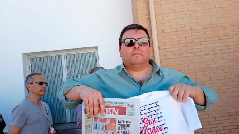 Una aldea unida a su patrón Una aldea unida a su patrón