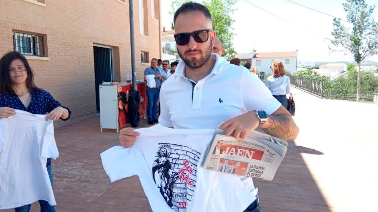 Una aldea unida a su patrón Una aldea unida a su patrón