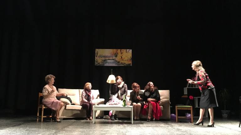 El grupo “Por esos cerros” lleva al Teatro Regio Los 60 de Rosi El grupo “Por esos cerros” lleva al Teatro Regio Los 60 de Rosi