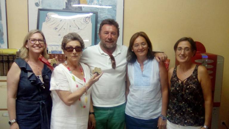 El lector de Julio Verne con “Nino” en el “María Zambrano” El lector de Julio Verne con “Nino” en el “María Zambrano”