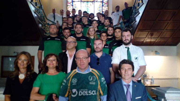 El Jaén Rugby es recibido con honores de campeón El Jaén Rugby es recibido con honores de campeón