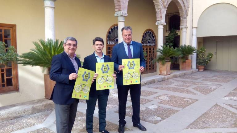 El Ayuntamiento presenta el Día de la Bici “con la obligatoriedad de usar el casco durante todo el recorrido” El Ayuntamiento presenta el Día de la Bici “con la obligatoriedad de usar el casco durante todo el recorrido”