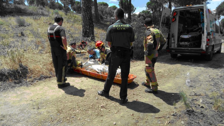 Rescatan a una persona que cayó accidentalmente en el interior de un pozo en Andújar