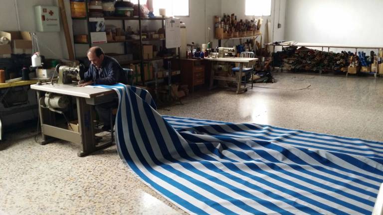 Una fábrica de toldos y lonas a medida de las necesidades Una fábrica de toldos y lonas a medida de las necesidades