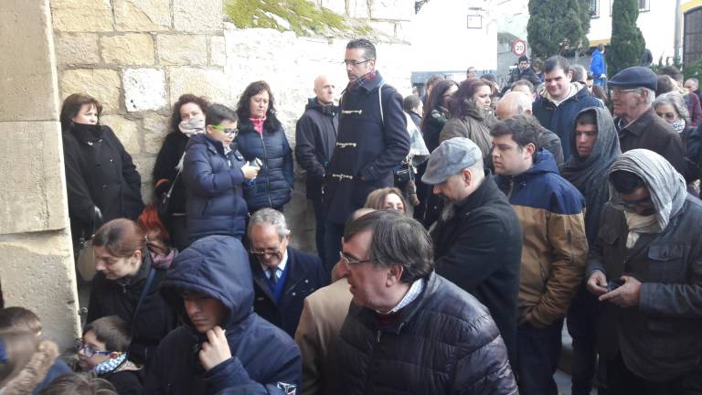El Santo Sepulcro aguarda en casa El Santo Sepulcro aguarda en casa