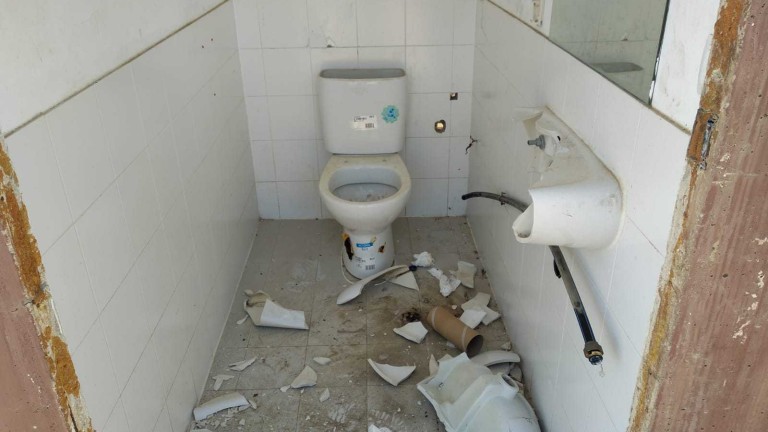 Actos vandálicos en los baños públicos del ferial