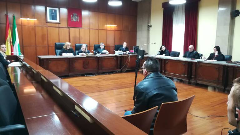 Cinco años y medio de cárcel por quemar la casa de su pareja Cinco años y medio de cárcel por quemar la casa de su pareja