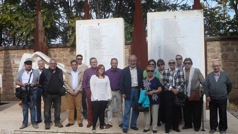 Miles de vecinos cursan visita a los cementerios de la ciudad Miles de vecinos cursan visita a los cementerios de la ciudad