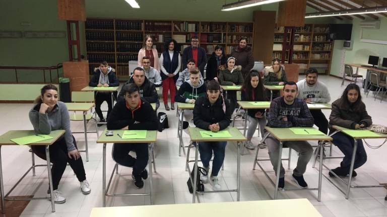 Quince jóvenes se forman en informática en Castillo Quince jóvenes se forman en informática en Castillo