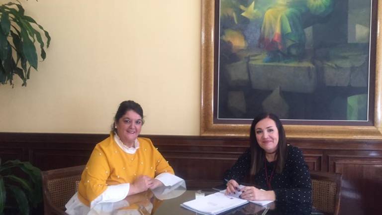 La Vuelta propicia una reunión entre la subdelegada y la alcaldesa La Vuelta propicia una reunión entre la subdelegada y la alcaldesa