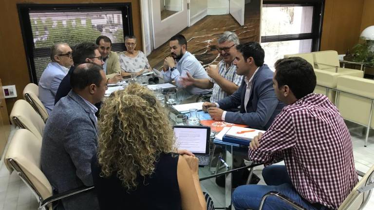 Confederación estudia dar riego a unas 1.000 hectáreas de olivar Confederación estudia dar riego a unas 1.000 hectáreas de olivar