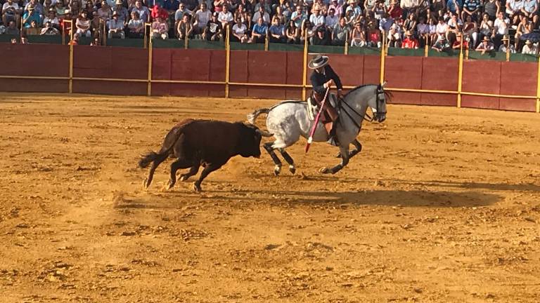 Tarde de luces y sombras en la plaza de toros de Porcuna