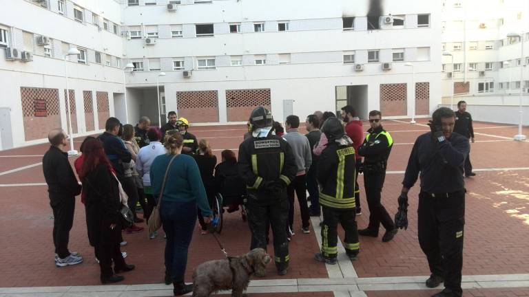 Dos heridos en un dramático incendio en un piso del Bulevar Dos heridos en un dramático incendio en un piso del Bulevar