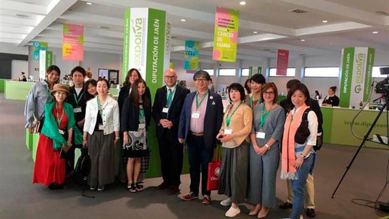 Prescriptores gastronómicos de Japón se empapan del aceite en Expoliva