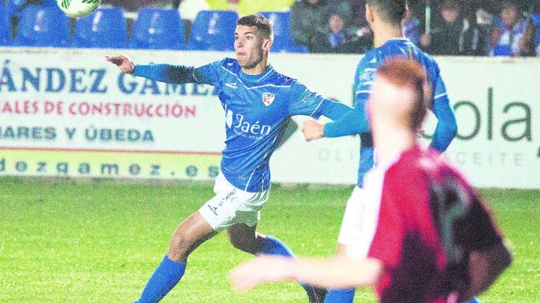 El Mérida le corta las alas al Linares Deportivo El Mérida le corta las alas al Linares Deportivo
