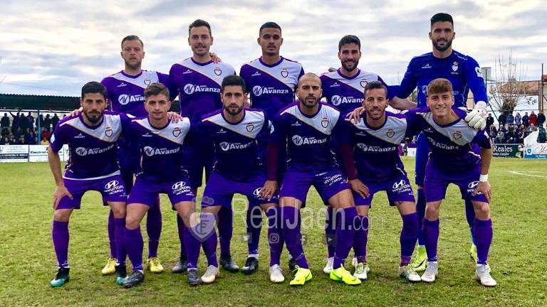 El Real Jaén gana al Martos y se afianza como líder El Real Jaén gana al Martos y se afianza como líder