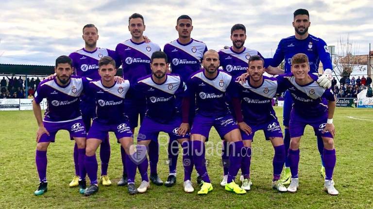 El Real Jaén gana al Martos y se afianza como líder