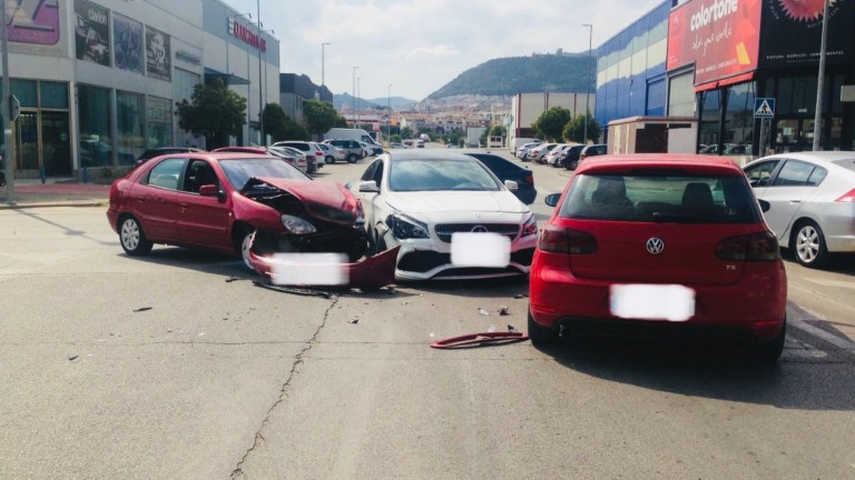 Accidente de tráfico en el Polígono de los Olivares