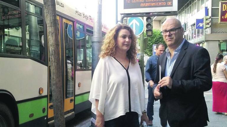 Críticas a la supresión del autobús del nuevo polígono Críticas a la supresión del autobús del nuevo polígono