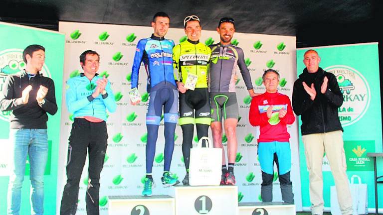 Un debut con profesionalidad Un debut con profesionalidad
