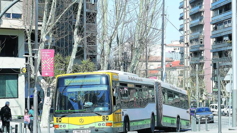 La Cámara de Cuentas riñe al Ayuntamiento por el bus