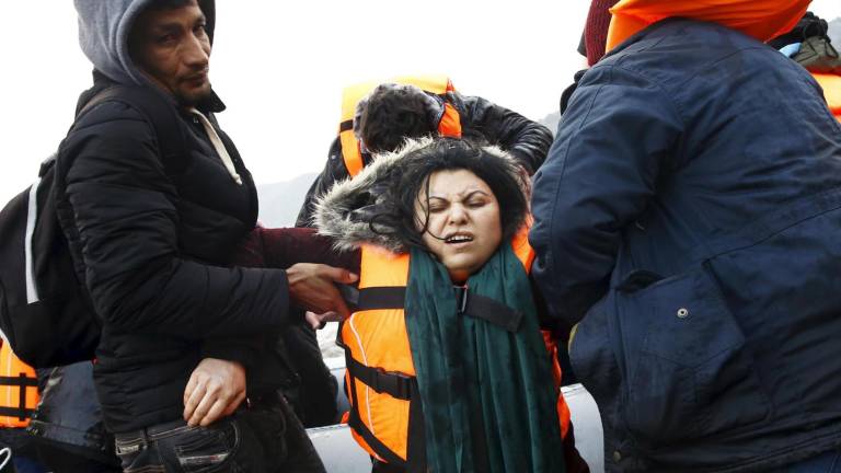Naufragio en el Egeo con más de 40 refugiados fallecidos Naufragio en el Egeo con más de 40 refugiados fallecidos