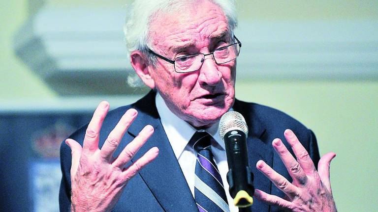 Homenaje de nivel al poeta universal Miguel Hernández Homenaje de nivel al poeta universal Miguel Hernández