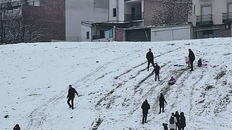 La nieve obliga a circular con cadenas en diez vías