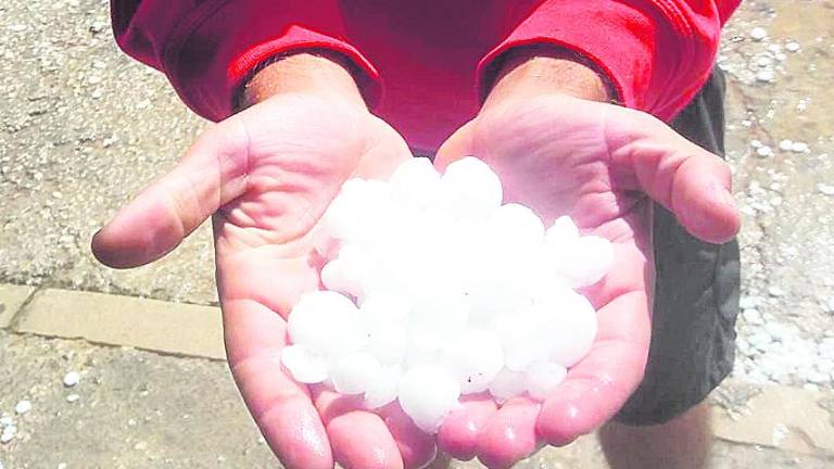 Una granizada arrasa Alcaudete y deja un balance desolador