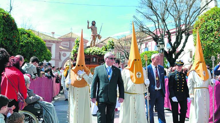 El Resucitado pone broche dorado a las procesiones