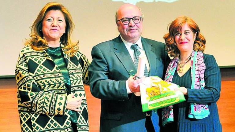 Abanderados que representan la excelencia de esta tierra Abanderados que representan la excelencia de esta tierra