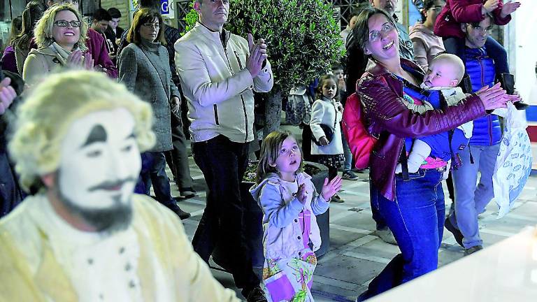 La magia del piano llega a las calles jiennenses La magia del piano llega a las calles jiennenses