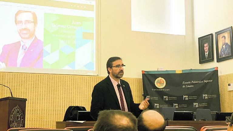 Juan Gómez apela a su experiencia en el Rectorado Juan Gómez apela a su experiencia en el Rectorado