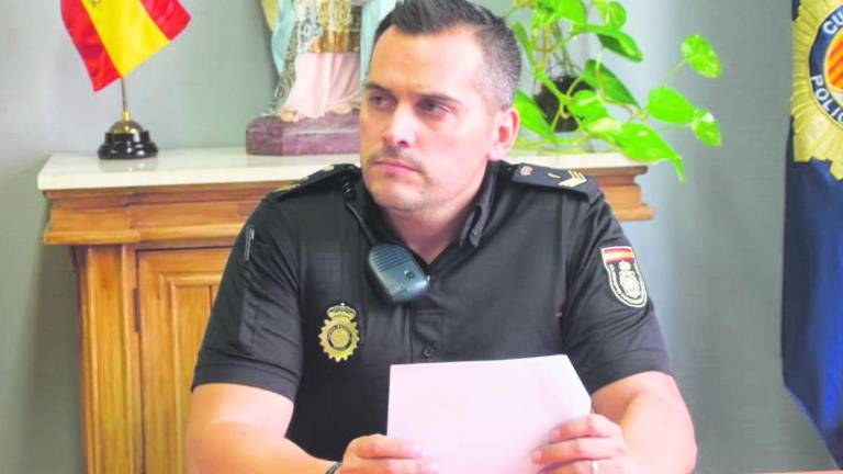 Por un mayor vínculo entre la Policía Nacional y los vecinos Por un mayor vínculo entre la Policía Nacional y los vecinos