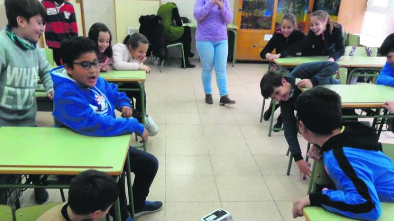 El gusanillo del Periodismo “pica” a los niños de Benatae El gusanillo del Periodismo “pica” a los niños de Benatae
