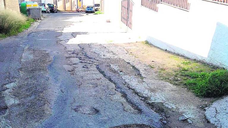 “Las Canteras” denuncia el deterioro de un carril “Las Canteras” denuncia el deterioro de un carril