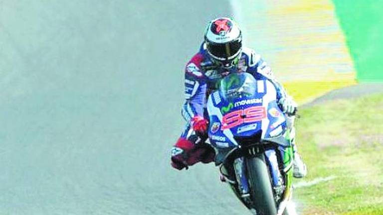 Lorenzo impone su ley en Francia y se afianza líder en el Mundial de MotoGP