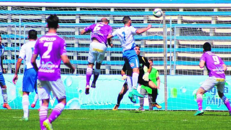 Óscar Quesada acerca al Real Jaén a la Copa del Rey Óscar Quesada acerca al Real Jaén a la Copa del Rey