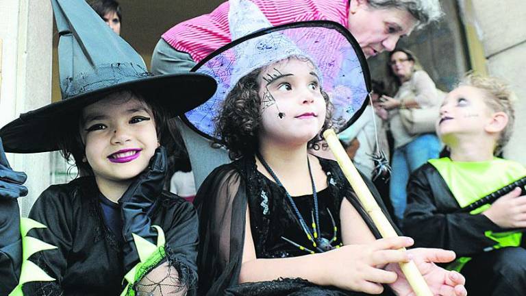 “Halloween”, una terrorífica moda para pasarlo de miedo “Halloween”, una terrorífica moda para pasarlo de miedo