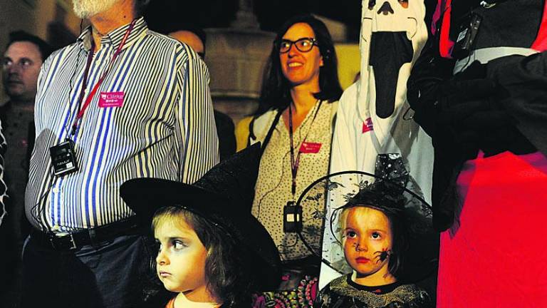 “Halloween”, una terrorífica moda para pasarlo de miedo “Halloween”, una terrorífica moda para pasarlo de miedo