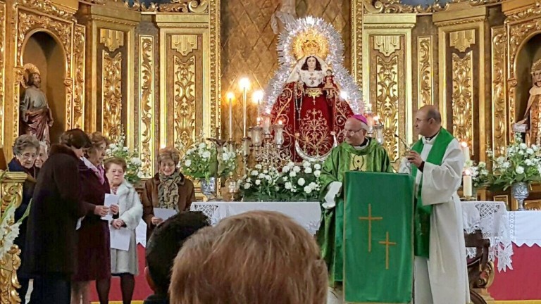 El obispo visita Beas de Segura con motivo de la festividad de la Virgen de la Paz
