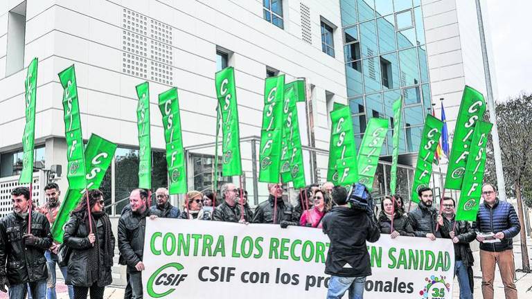 CSIF recrimina el déficit estructural de plantillas en los centros de salud CSIF recrimina el déficit estructural de plantillas en los centros de salud