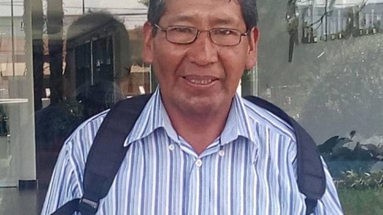 El enfermero que camina 5h para atender a sus pacientes El enfermero que camina 5h para atender a sus pacientes