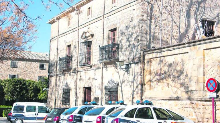 La Policía detiene a un hombre por una presunta estafa con los seguros La Policía detiene a un hombre por una presunta estafa con los seguros