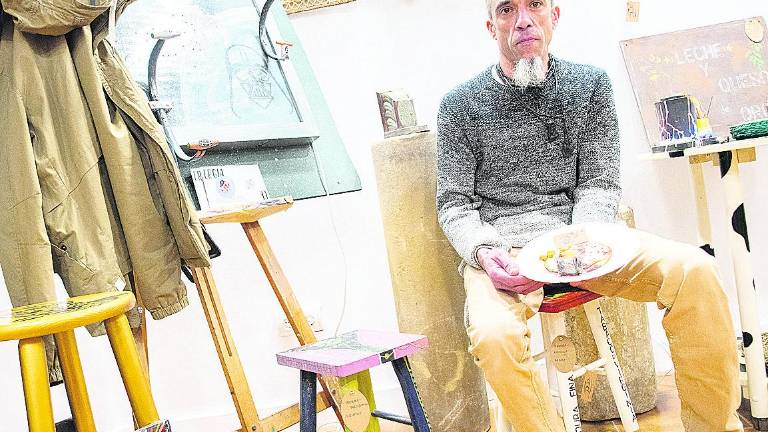 El pintor local Juan Ángel Duarte muestra su creatividad con “Ergia” El pintor local Juan Ángel Duarte muestra su creatividad con “Ergia”